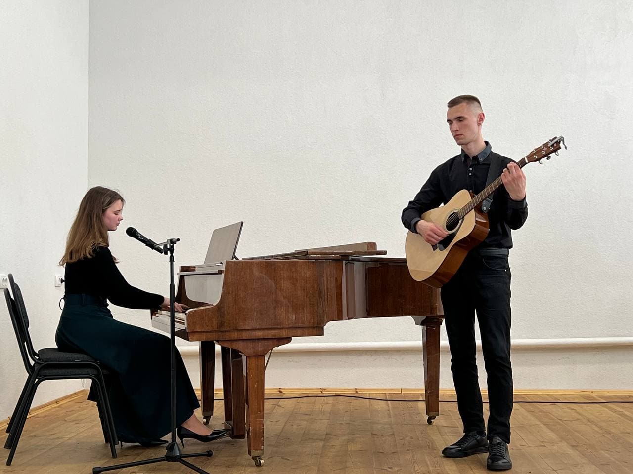 Ви зараз переглядаєте БЛАГОДІЙНИЙ КОНЦЕРТ З ІНІЦІАТИВИ СТУДЕНТСЬКОЇ РАДИ ФАКУЛЬТЕТУ «ВЕСНЯНА ГУТІРКА»