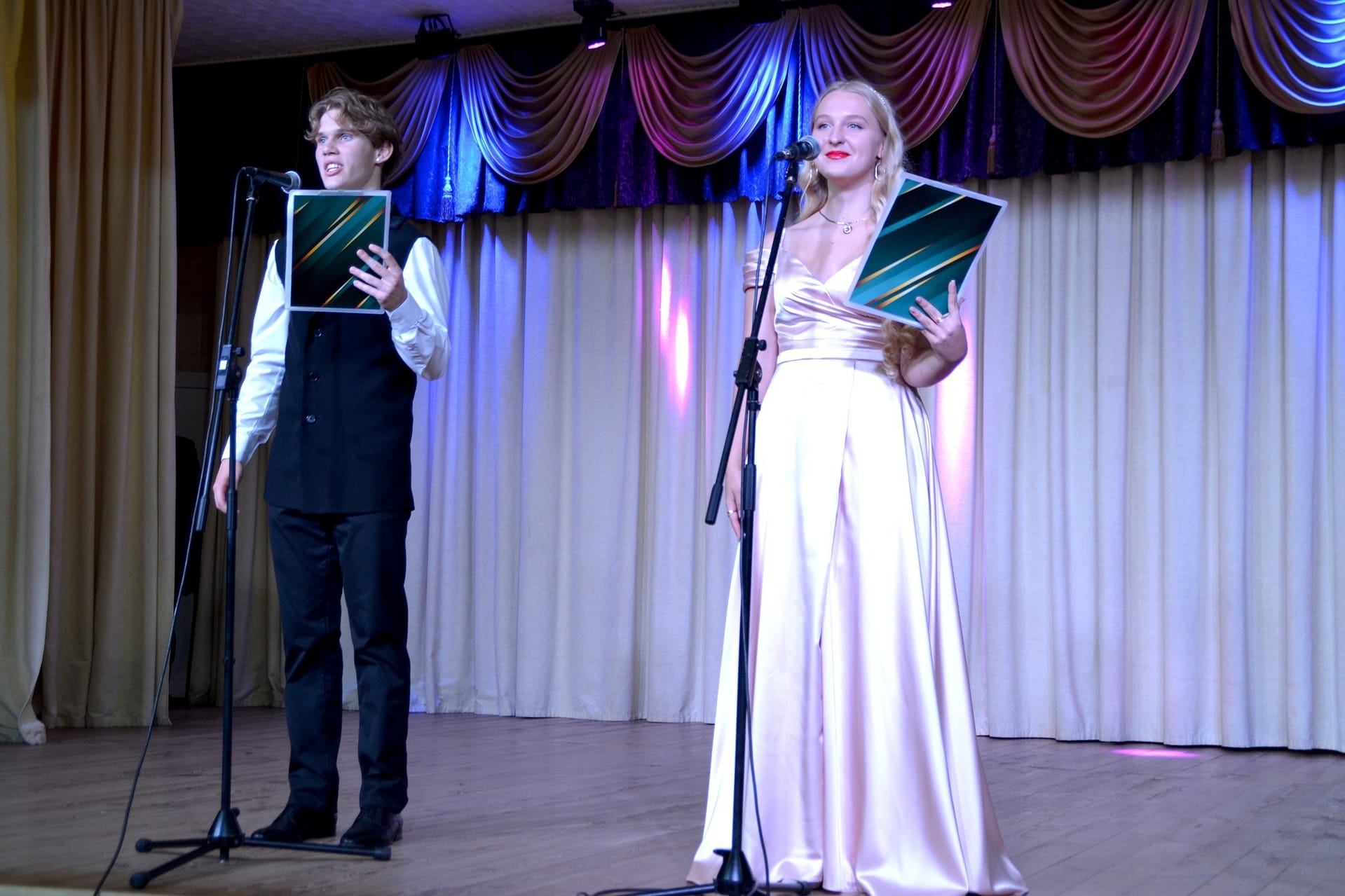 Ви зараз переглядаєте Освітянське свято