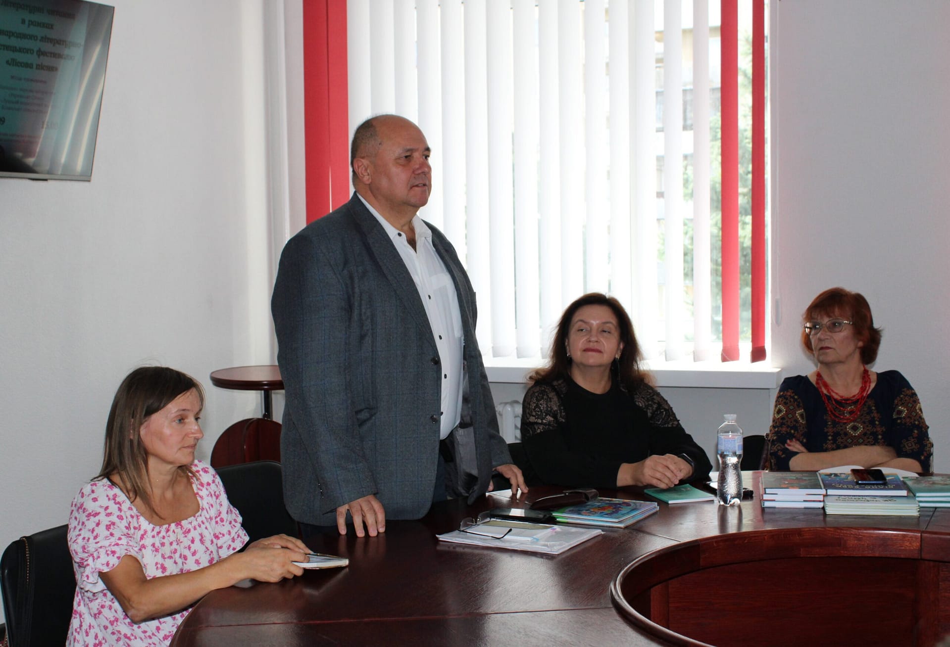 Ви зараз переглядаєте ЛІТЕРАТУРНІ ЧИТАННЯ: «ЛІСОВА ПІСНЯ»